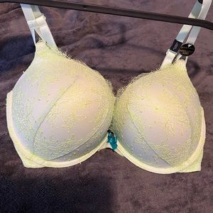 Victoria Secret Bombshell Plunge Bra